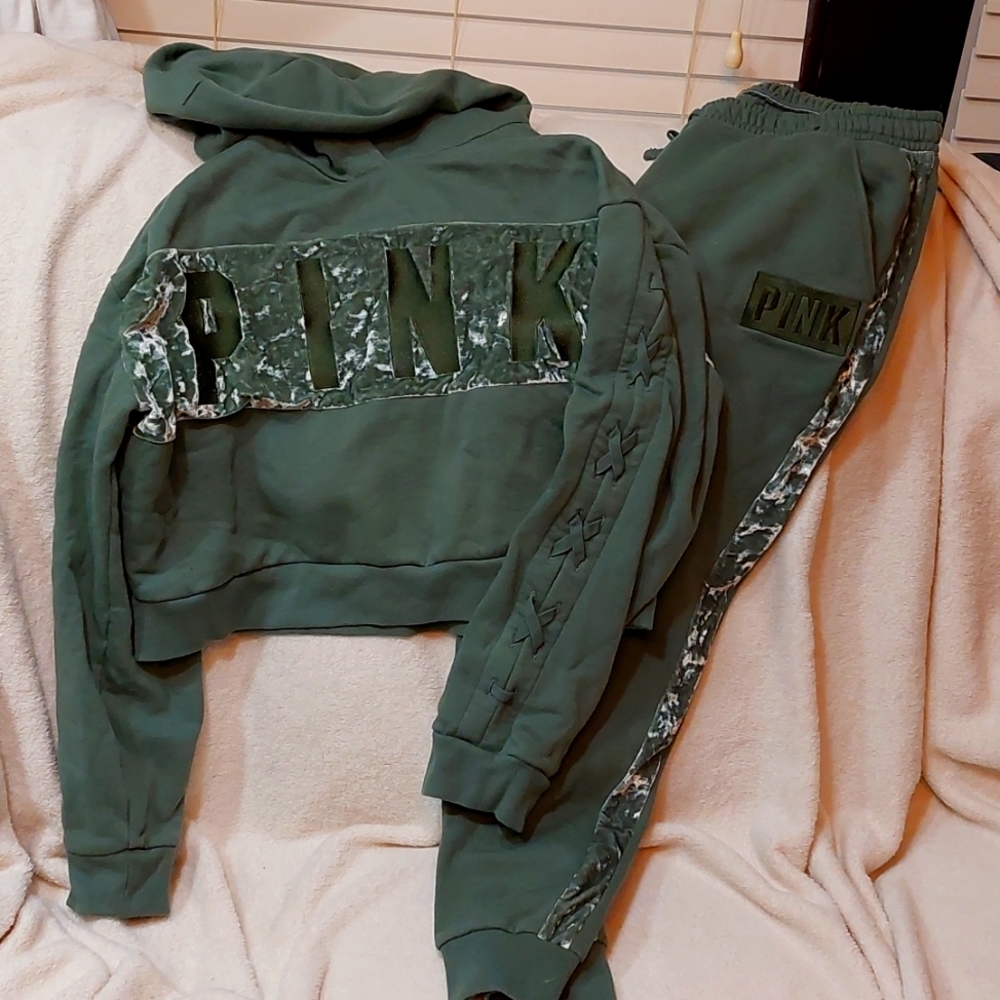Matching VS PINK velour set